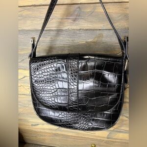BIN047.5 Forever 21 Faux Alligator Crossbody Bag